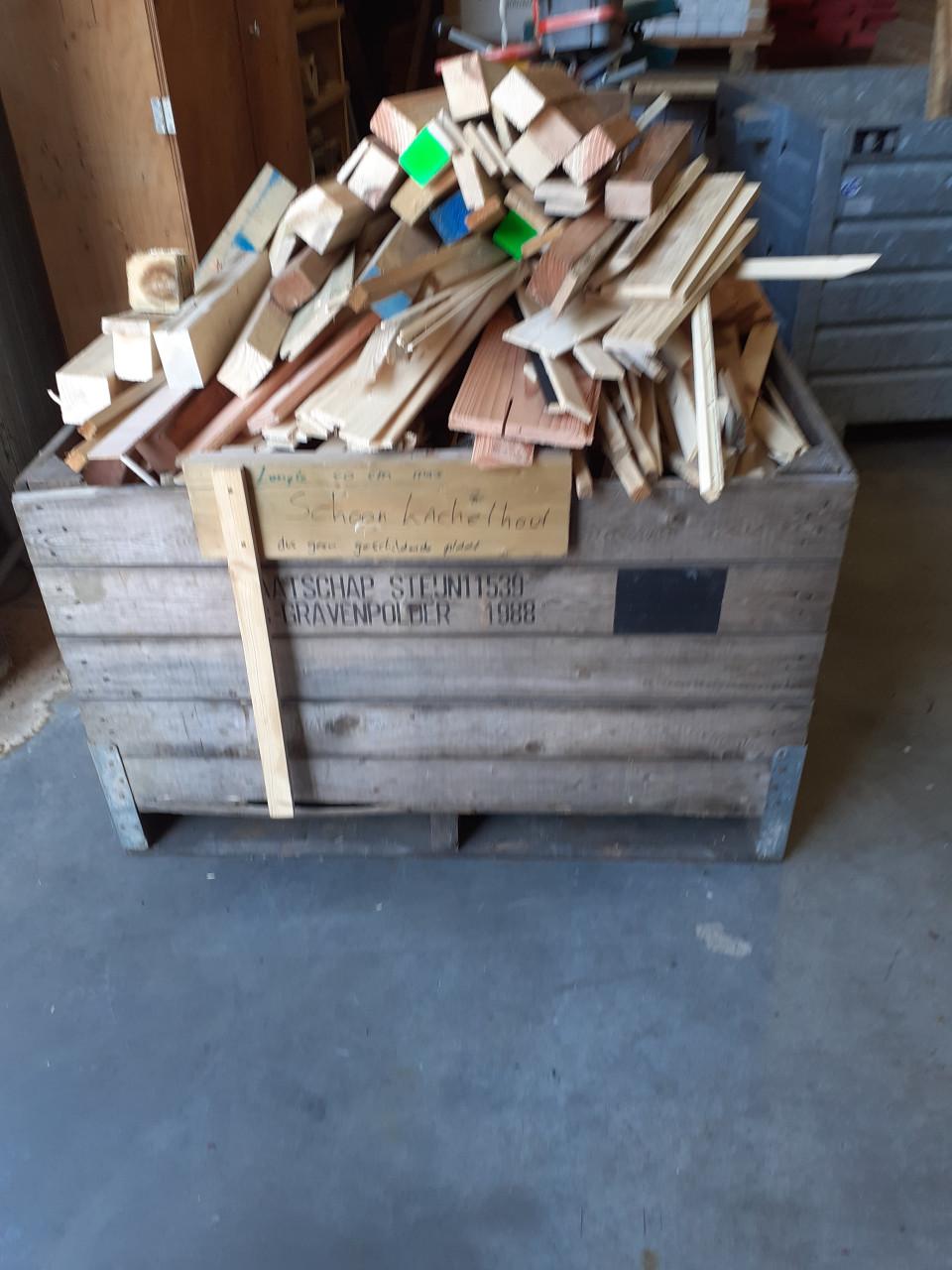 Kist kachelhout voor 10 euro