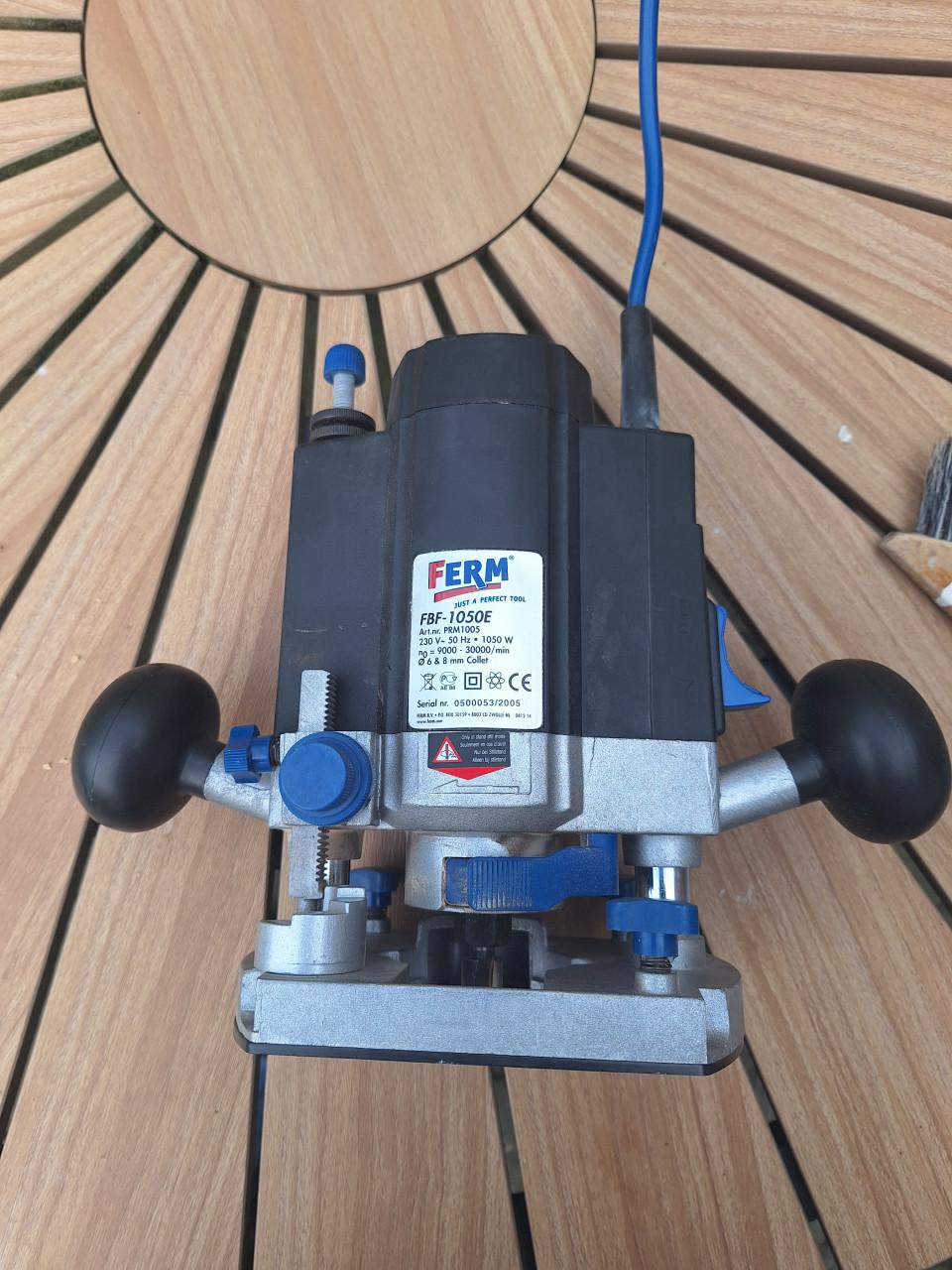 Te koop  bovenfrees  Ferm FBF 1050E