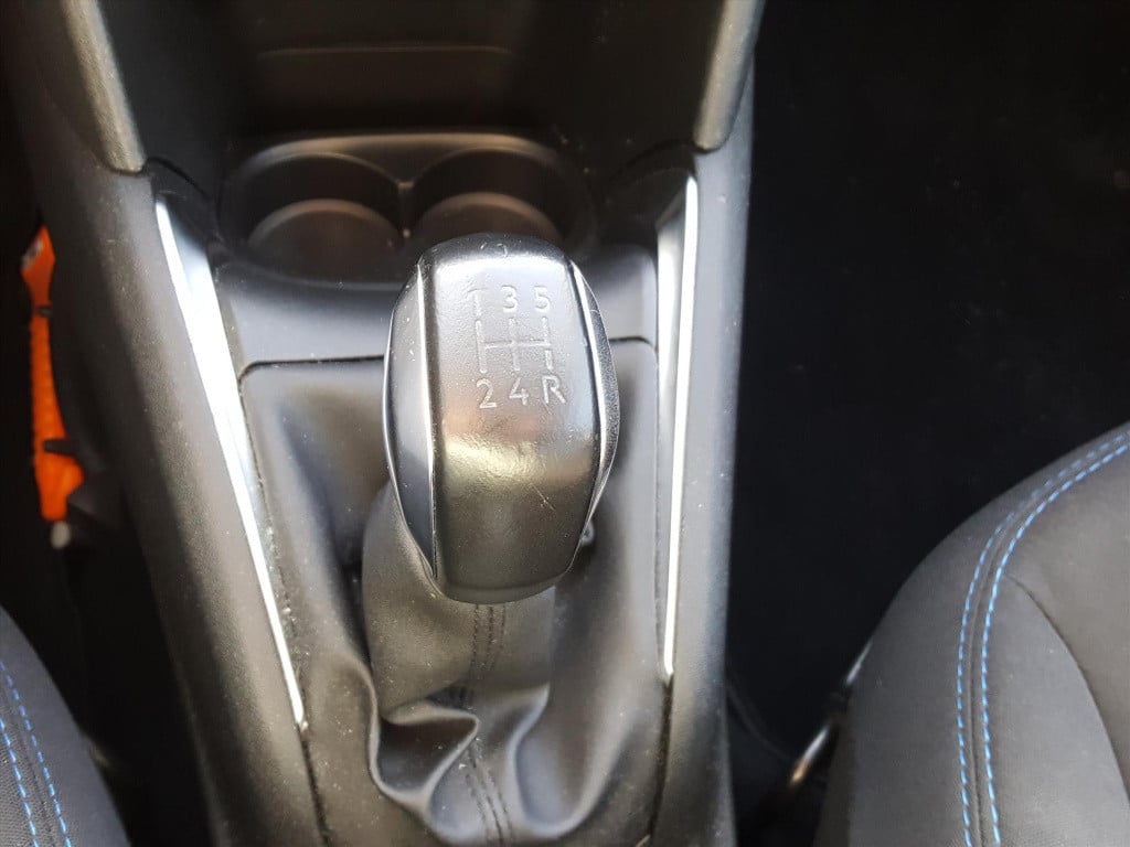 Peugeot 208 1.2 puretech 82pk signature navigatie | apple carplay & android