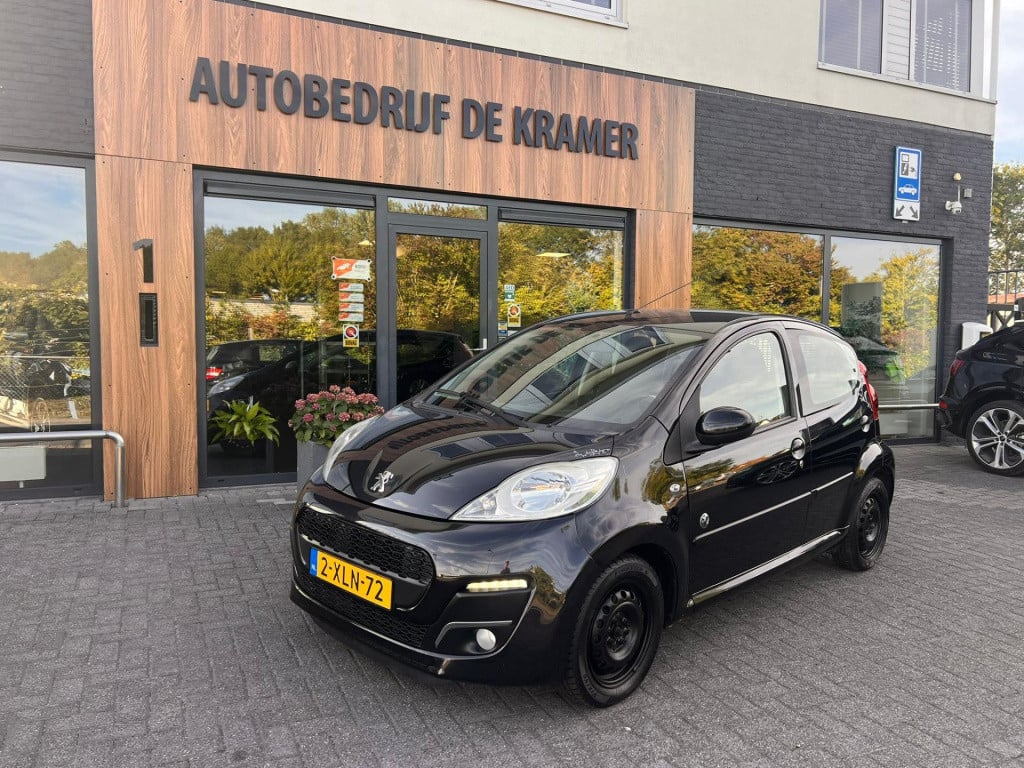 Peugeot 107 1.0 première