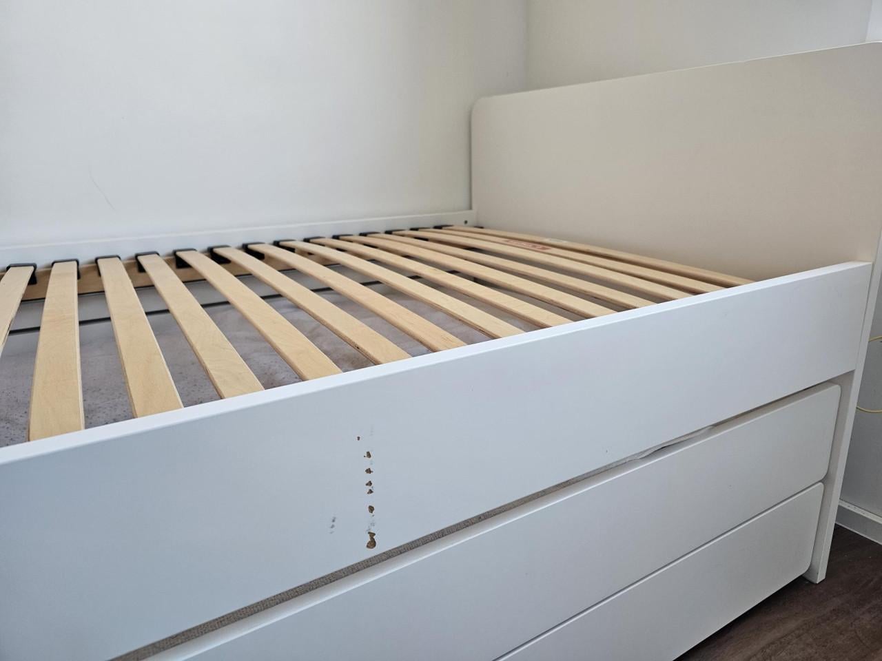 Gratis bed + onderschuifbed