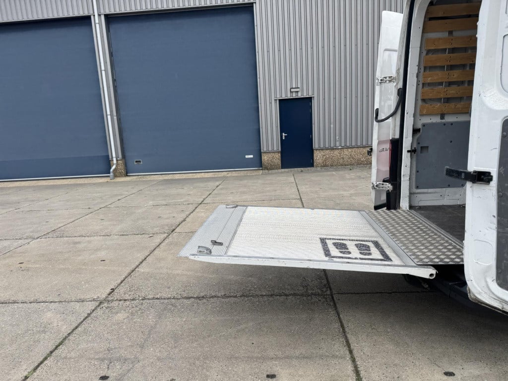 Volkswagen Crafter 35 2.0 tdi l4h3 laadklep / automaat / camera / navi / ca