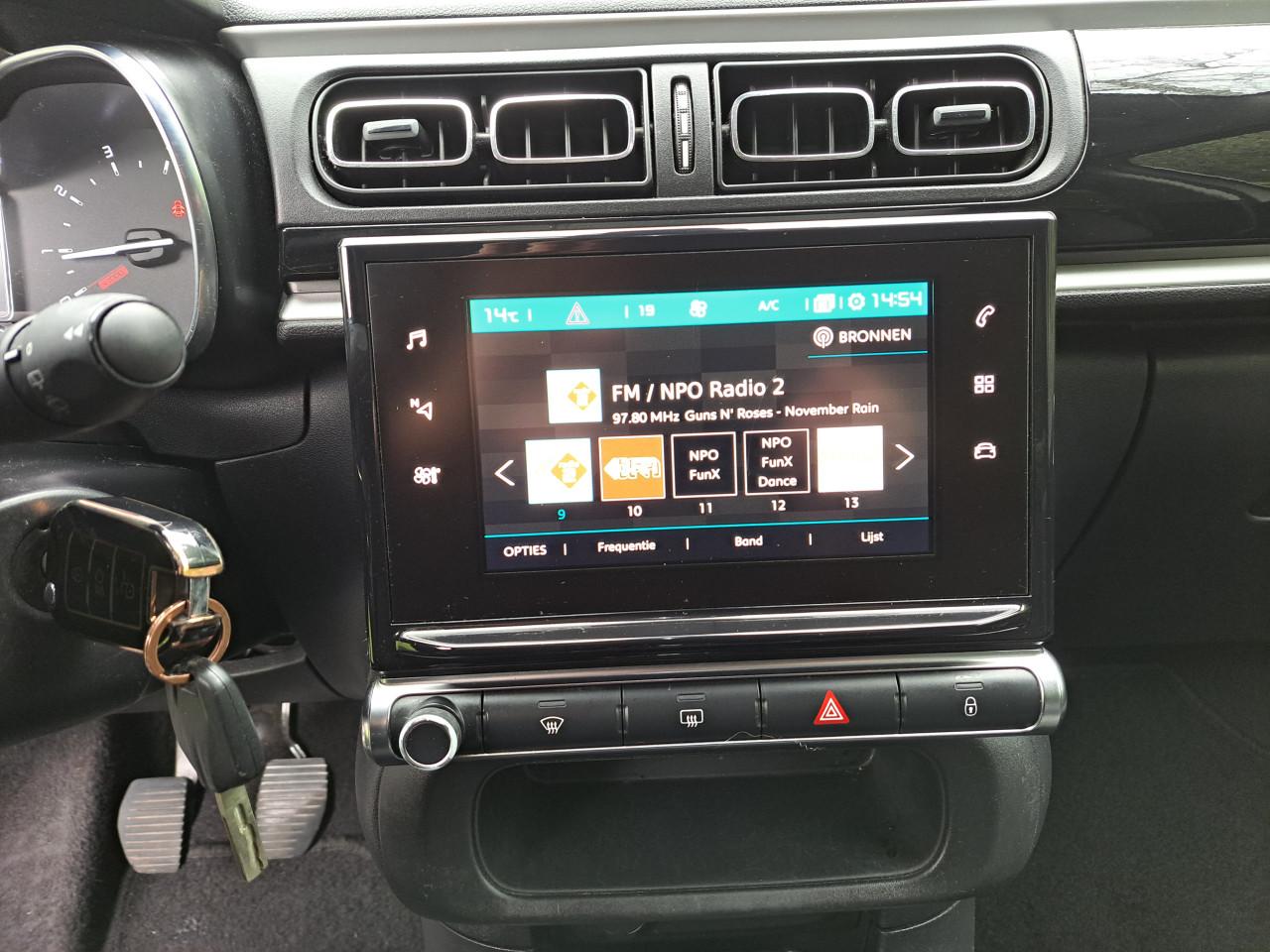 Te Koop Citroën C3 PureTech 1.2 Shine van bouwjaar 30 oktober 2017.