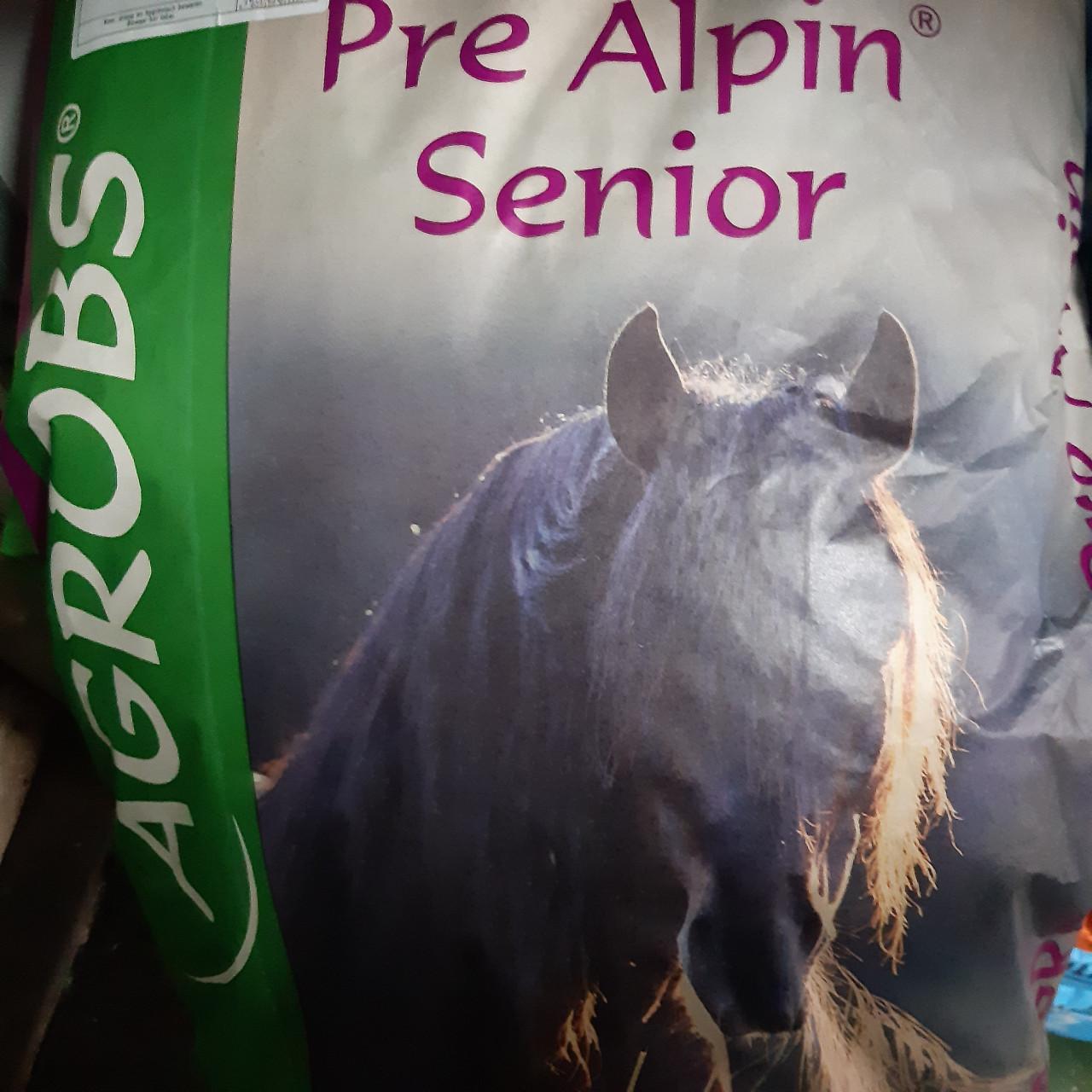 DIERENVOEDERS EN STROOISEL