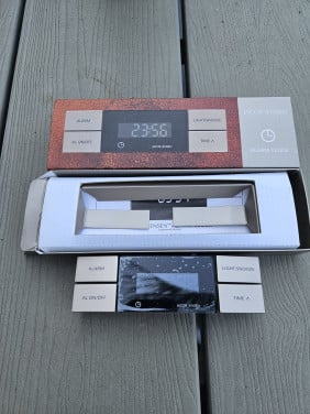 Prachtige nog nieuwe Jacob Jensen design Alarmklok - zwart/zilver.....