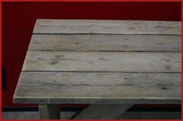 Robuuste tuintafel