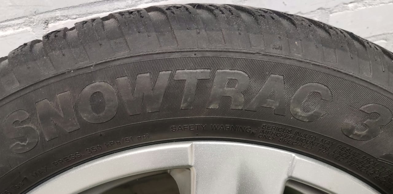 Te koop: 4 velgen met Vredestein winterbanden (205/55 R16)
