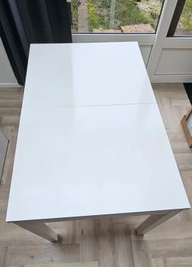 Handige uitschuifbare eettafel bjursta ikea