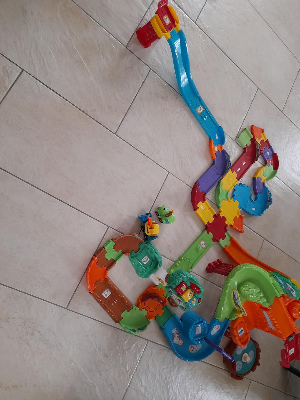 Vtech zoef zoef  dierentuin met extra paden en glijbaan (in nette staat)