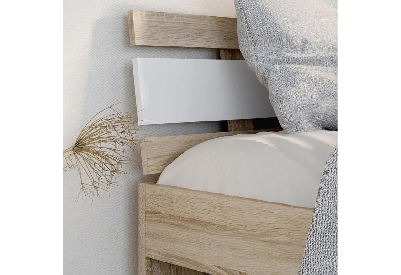 Bed 120 met bodem en comfortabele matras. Ook 140 x 200 cm