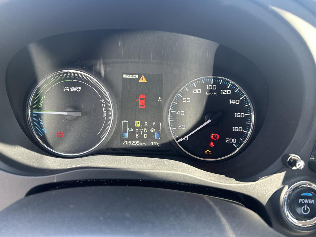 Mitsubishi Outlander 2.0 phev executive edition x-line