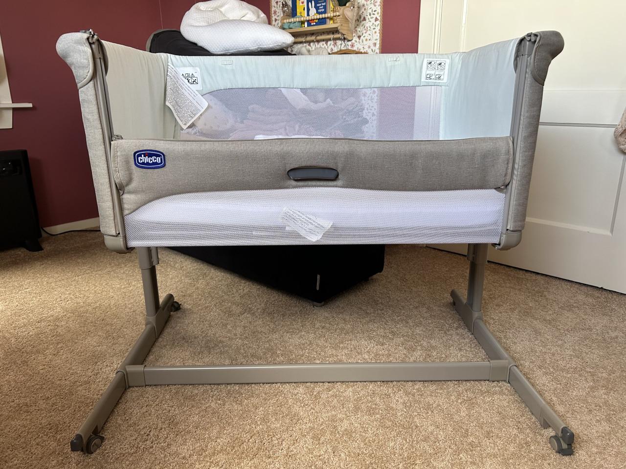 Chicco Next2Me Magic Co-sleeper taupe