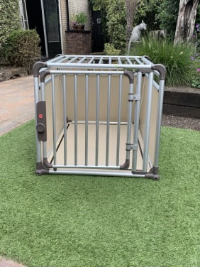 Hondenbench voor in de auto