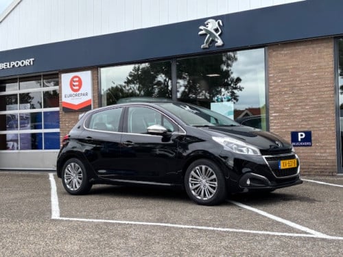Peugeot 208 blue l. allure 1.2 pt-82pk | navigatie & bluetooth & applecarpl
