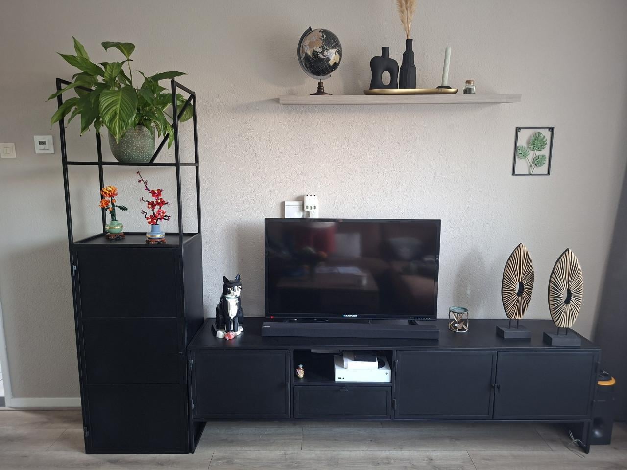 Tv meubel en kast