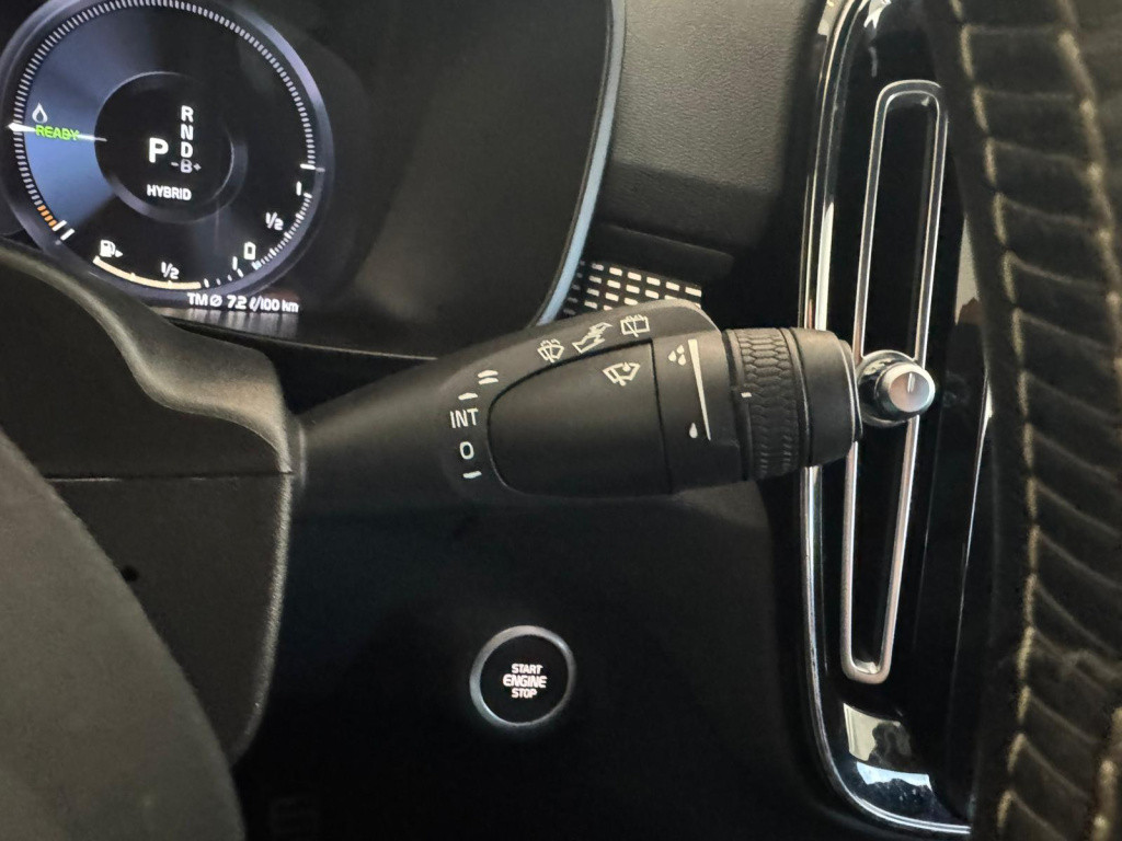 Volvo XC40 1.5 t4 recharge r-design