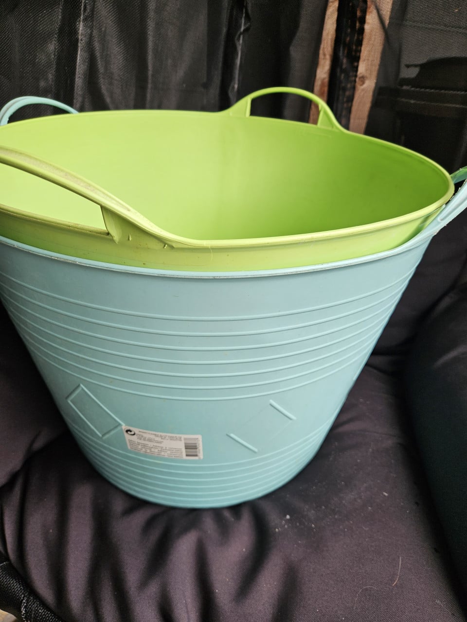 2 x grote flexibele wasmand samen 5 euro
