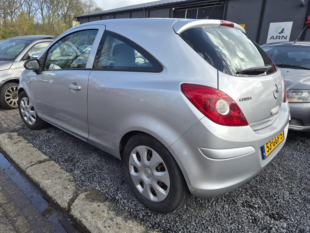 Opel Corsa 1.2-16V Automaat Apk 30-3-2027