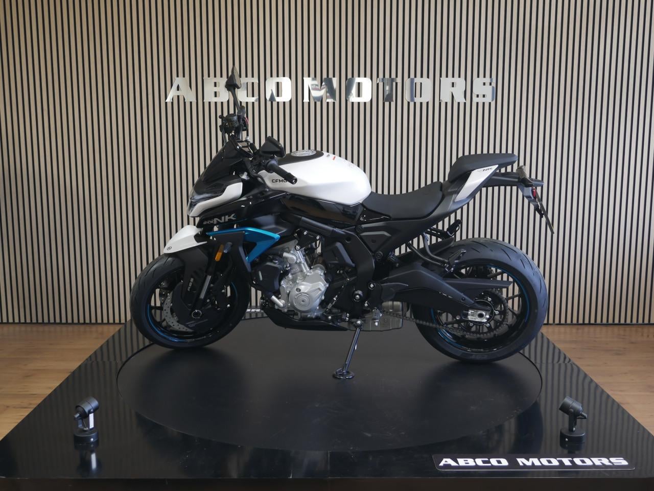 CFMOTO 675 NK