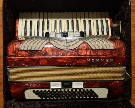 Hohner Verdi I Accordeon – Vintage in Topstaat + Koffer + Draagriemen
