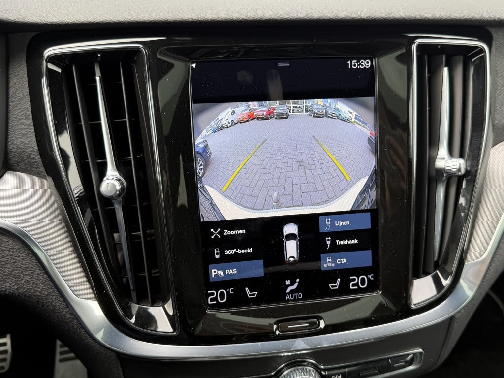 Volvo V60 t6 340pk recharge r-design| panodak| adap.cruise| 360camera| awd