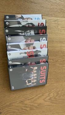 DVD - Suits seizoen 1-8