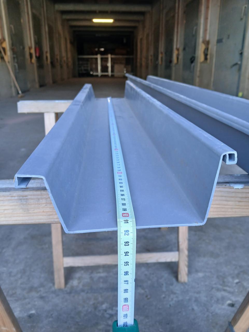 PVC dakgoot, kraalbakgoot.