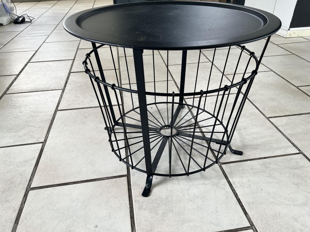 Zwarte ijzeren tafel