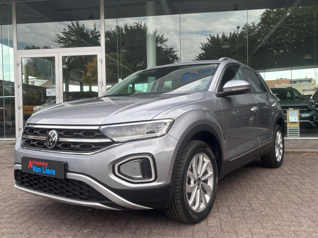 Volkswagen T-roc 1.5 tsi 150pk 7-dsg| carplay| camera|auto park| dode hoek|