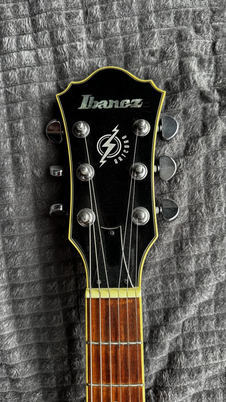 Ibanez Articore model Gibson 335