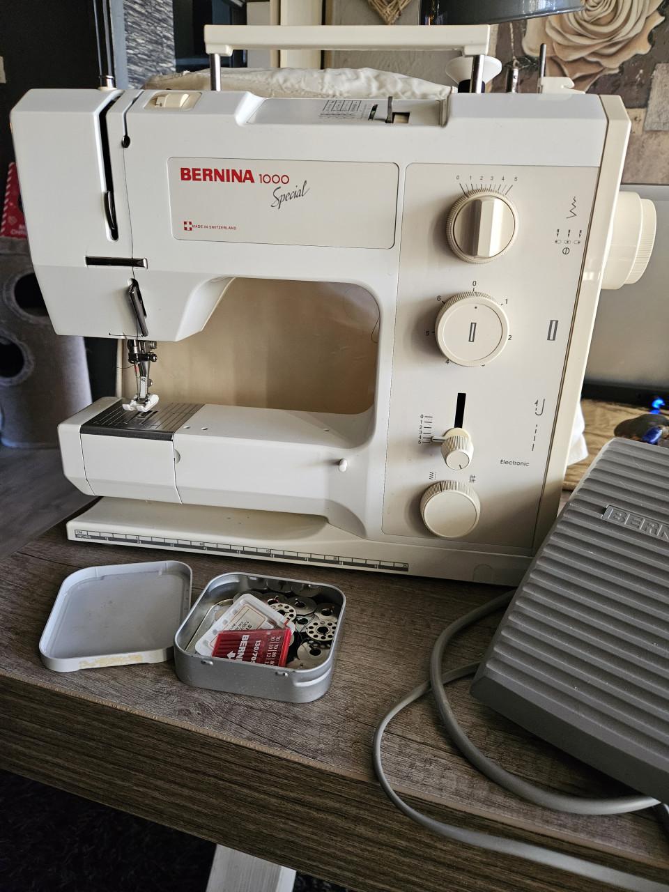 Mooie werkende Bernina 1000 special naaimachine groot pedaal