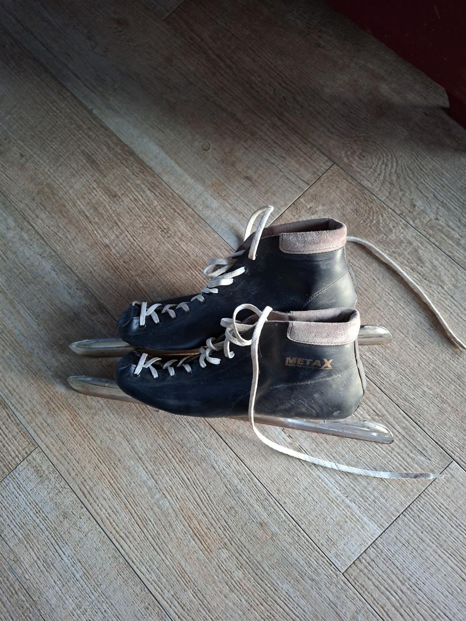 Schaatsen Noren merk Metax  mt 47