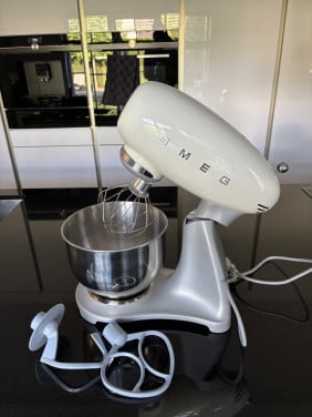 Smeg keukenmachine 1 x gebruikt