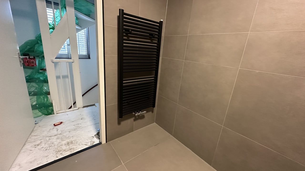 Badkamer en Sanitair - renovatie -  Schilderwerken -  Stukadoor enz..