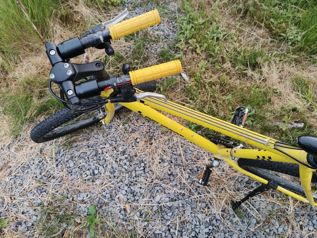 Peugeot mountainbike geel, goede staat