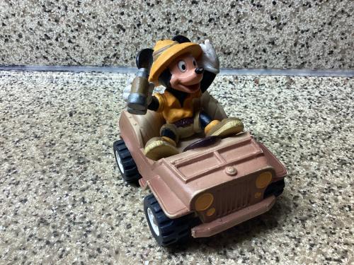 Mickey Mouse op safari.     BULLYLAND.   Handpainted.