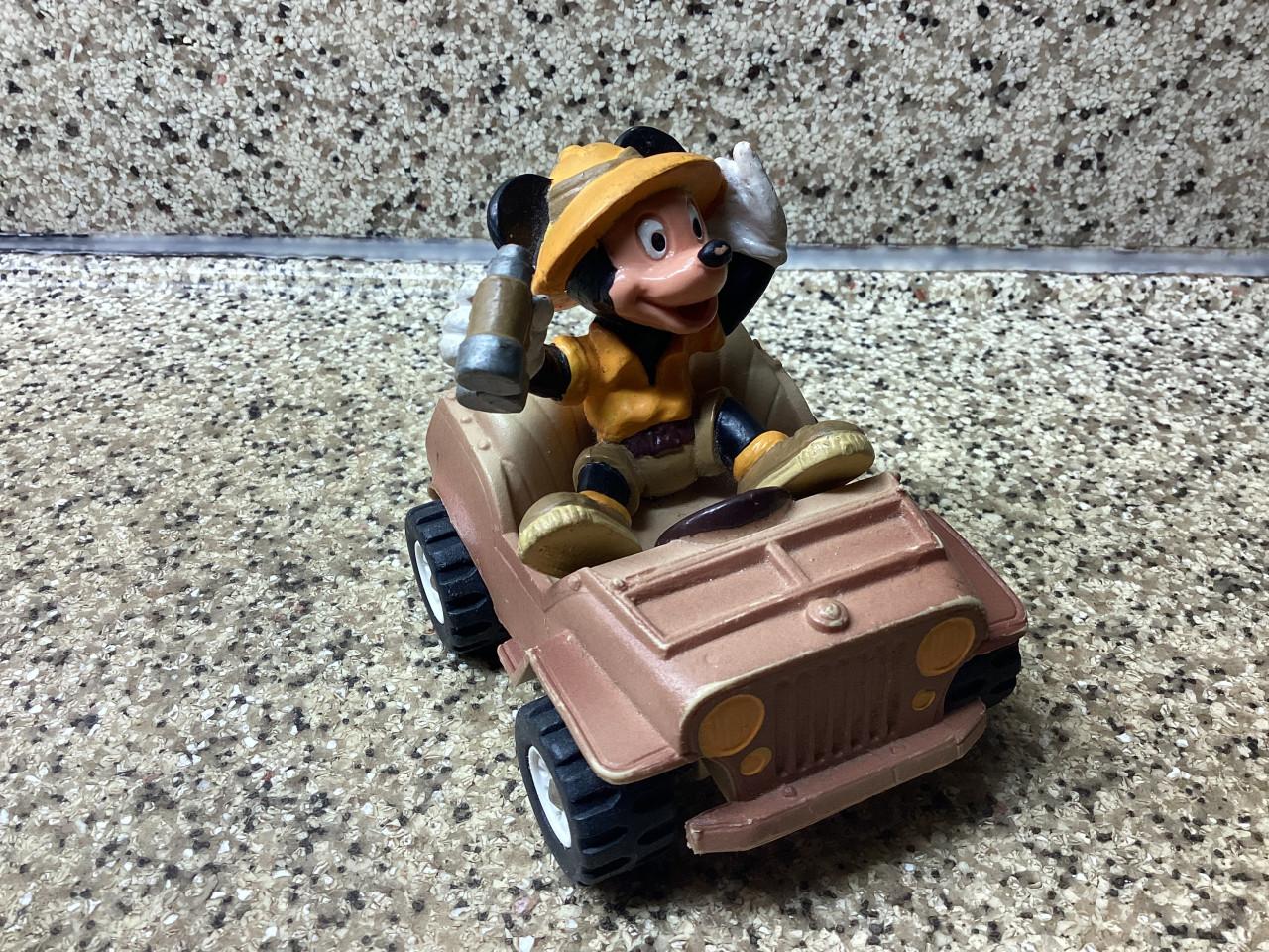 Mickey Mouse op safari.     BULLYLAND.   Handpainted.