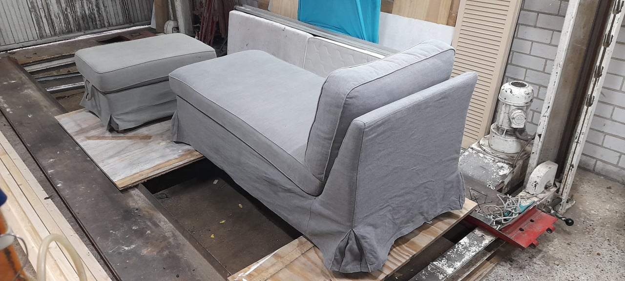 Loungebank met hooker