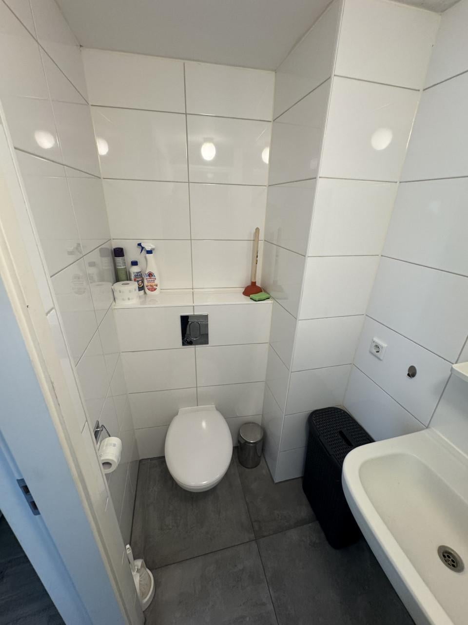 Per 1 augustus te huur: Nette studio in hartje Middelburg | Studio for rent
