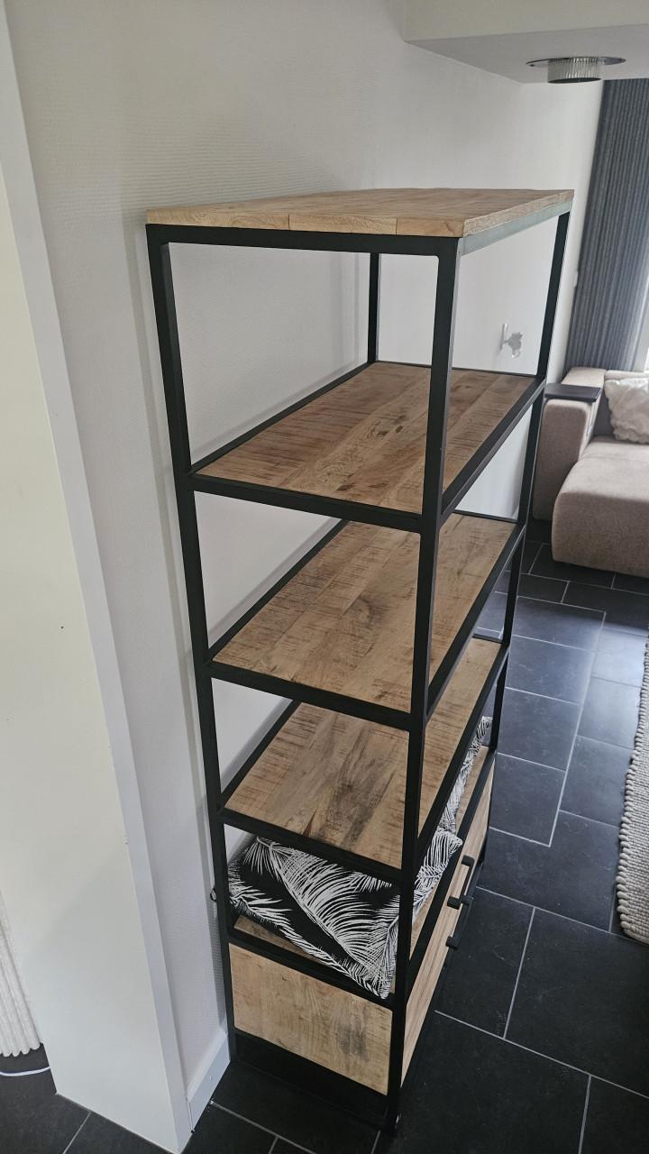 Stellingkast