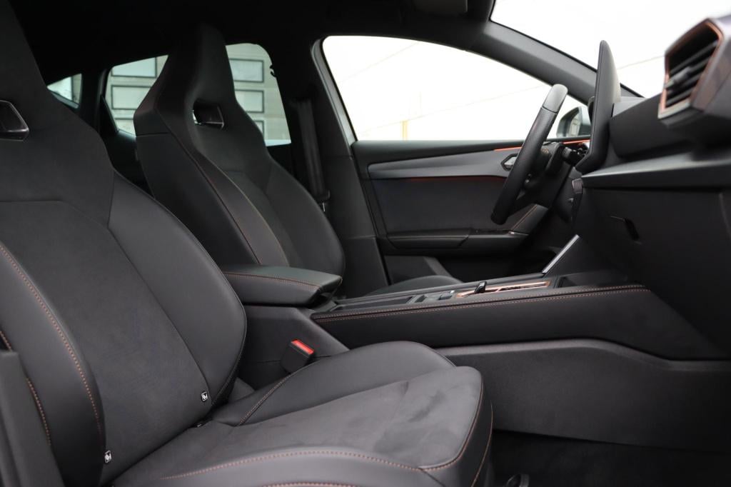 Cupra Leon 1.5 tsi e-hybrid business 204pk dsg6 | soh 100% |