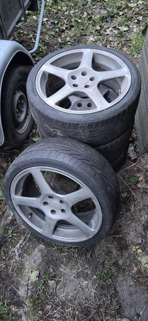 Set lichtmetalen velgen met banden 17inch