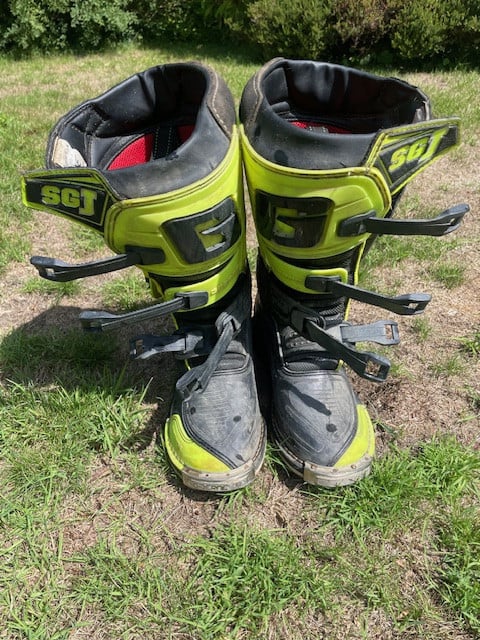 2 x Kindercrossmotorlaarzen te koop!