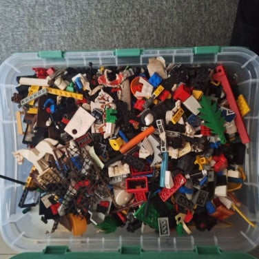9 kilo lego van de jaren 90 tot begin 2000.  Gewoon en technisch lego.
