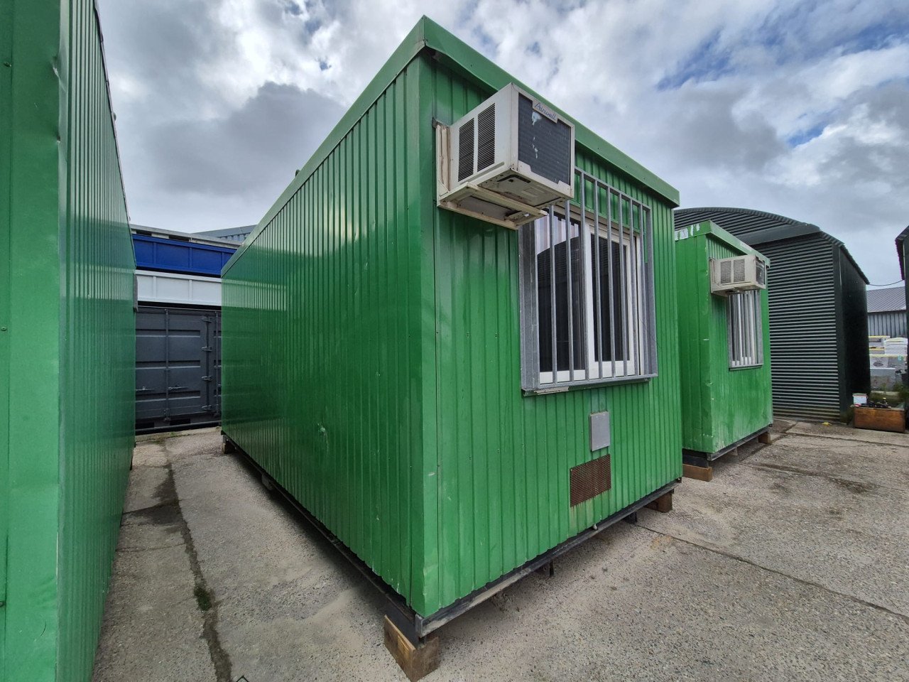 Meerdere 6x3m kantoorunits / bouwketen / woon/schaftunits
