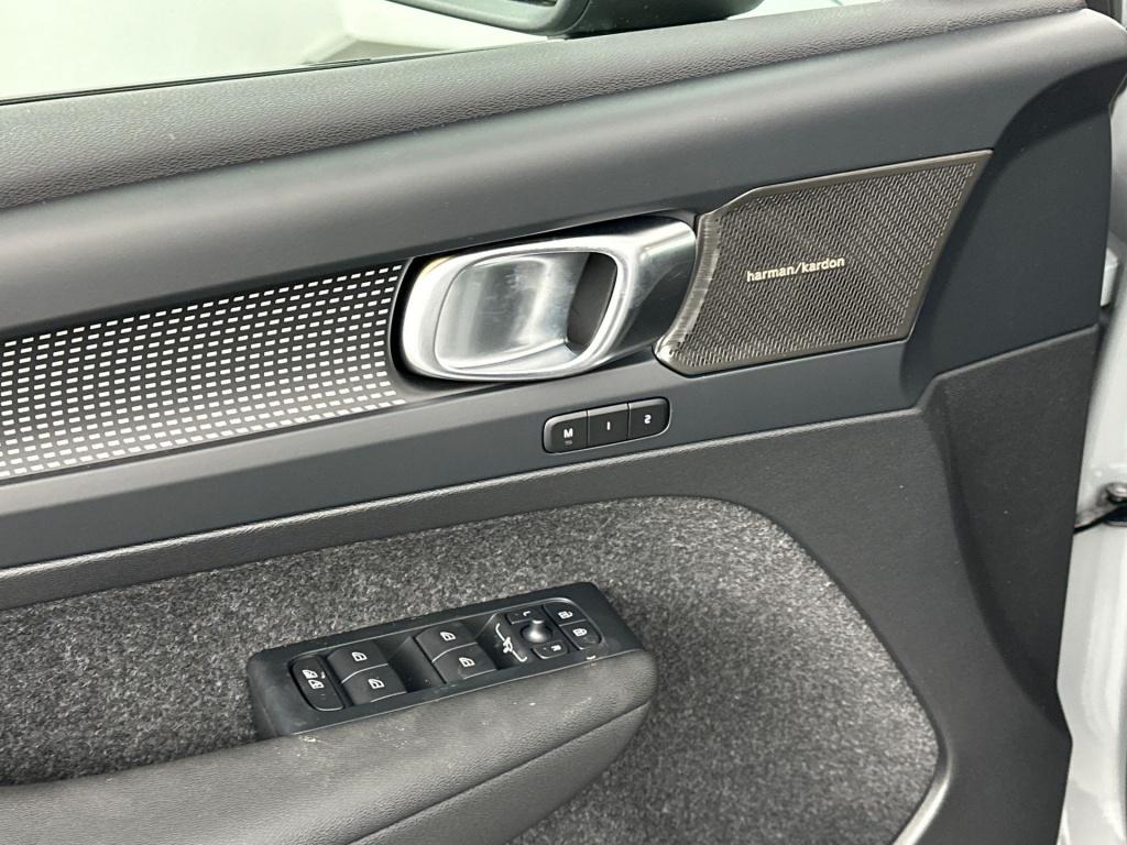 Volvo Ex40 extended range ultra dark europa