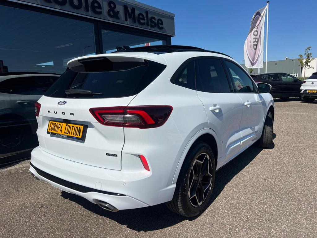 Ford Kuga 2.5 phev 243pk e-cvt st-line , panodak , trekhaak , 2100 kg trekg