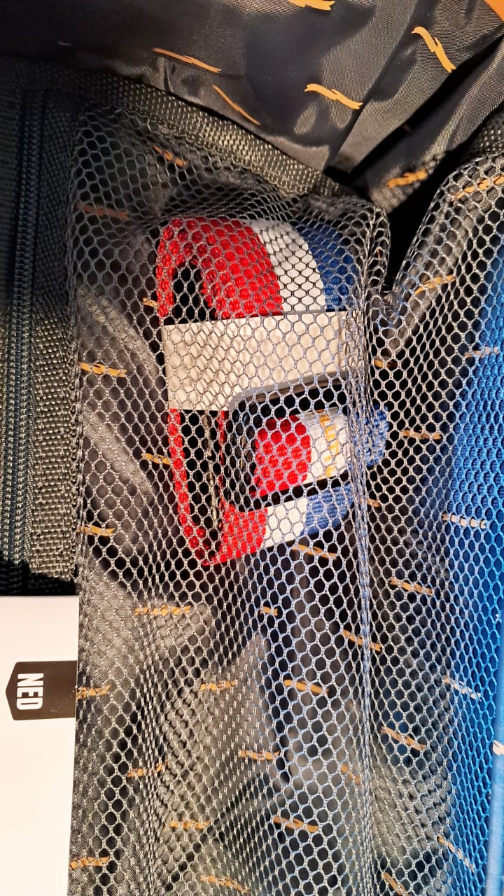 2 nieuwe compacte rolkoffers