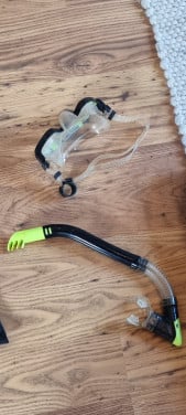 Te koop: snorkel en bril