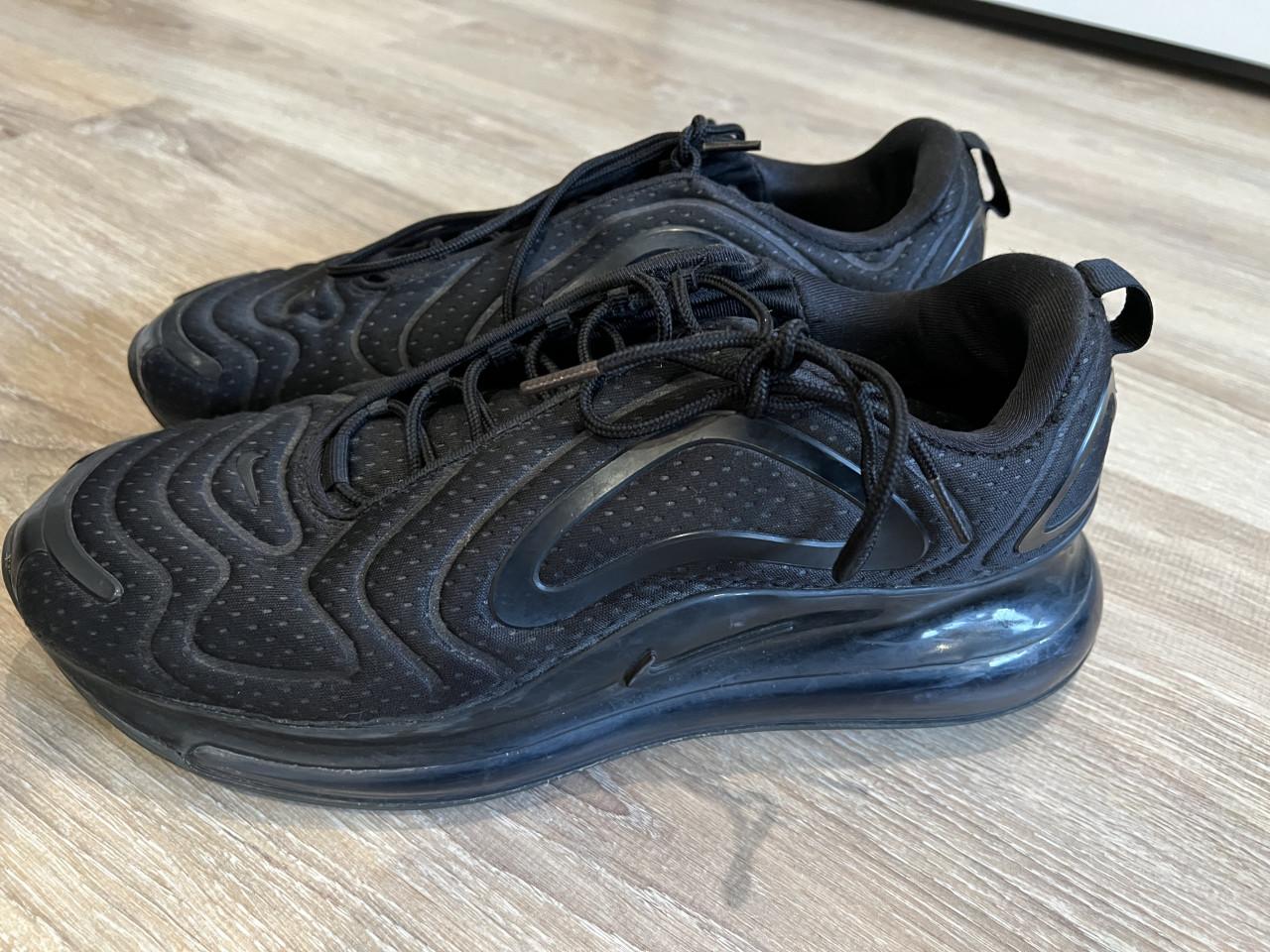 Nike air 720 zwart maat 47